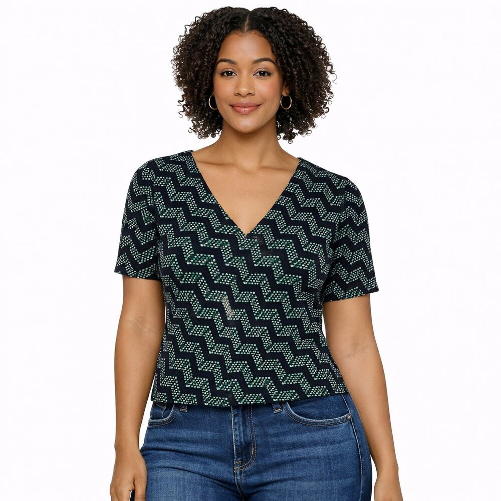 Merona Black & White Chevron V-Neck Stretch Top | Short Sleeve | Size L
